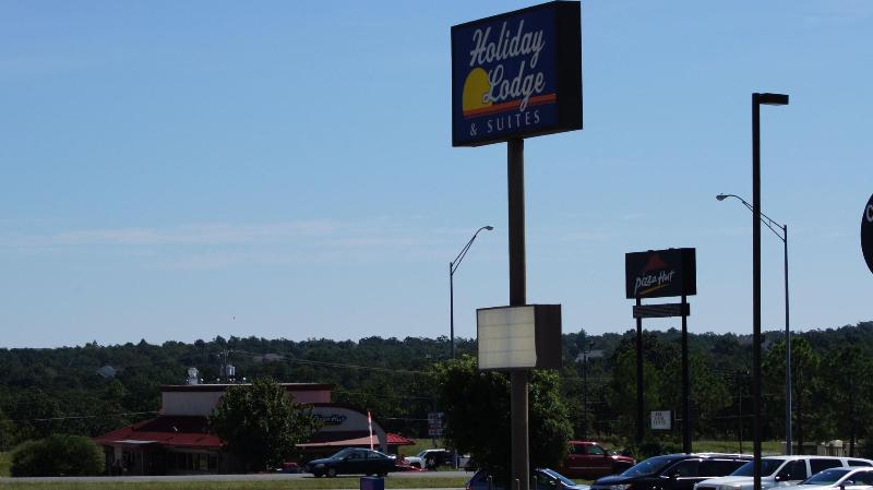 Holiday Lodge Suites — general view