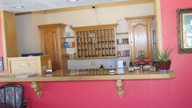 Holiday Lodge Suites