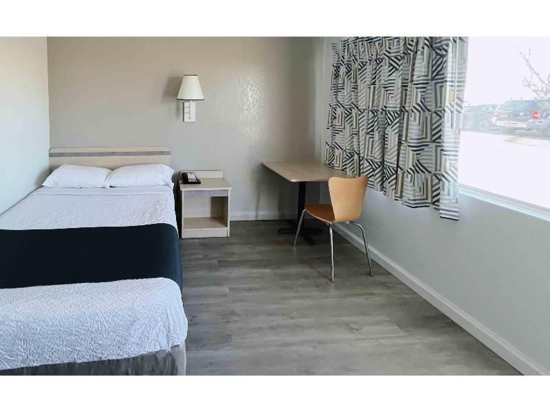 Motel 6 Holbrook, AZ image