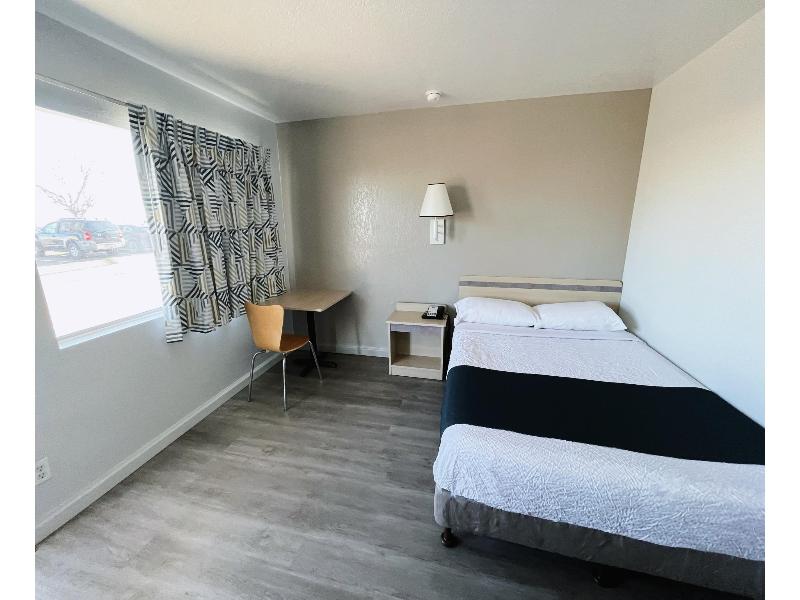 Motel 6 Holbrook, AZ image