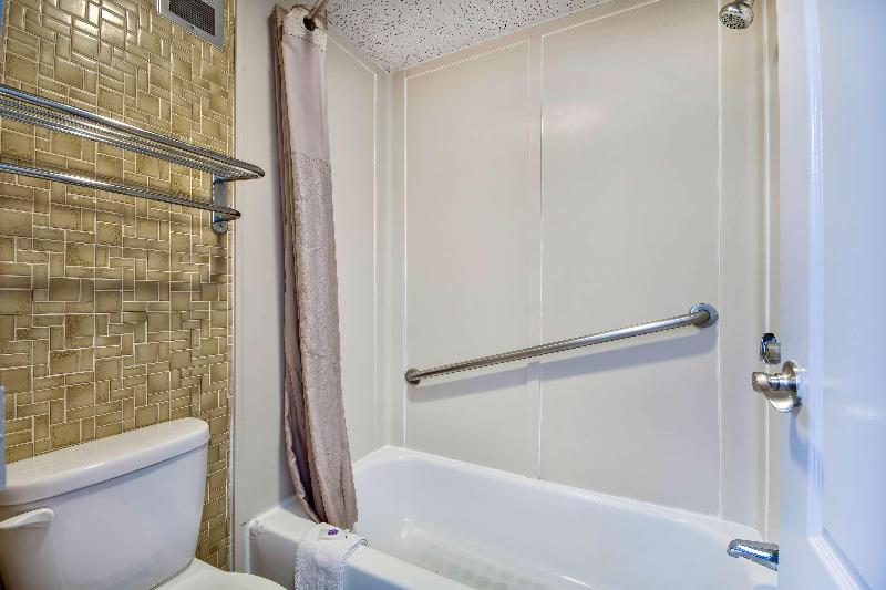 Motel 6 Springfield Oh image