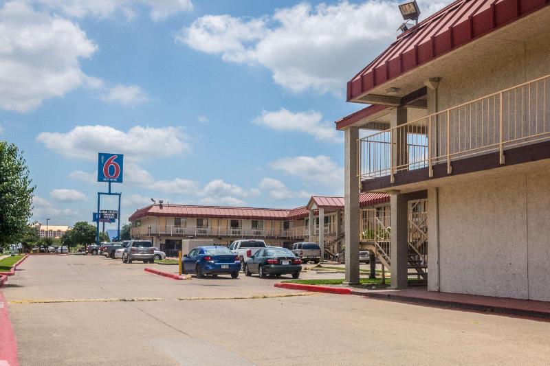 Motel 6 Mesquite Tx Rodeo Convention Ctr image