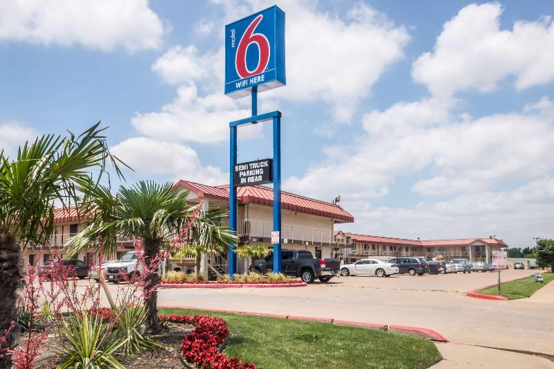 Motel 6 Mesquite Tx Rodeo Convention Ctr image