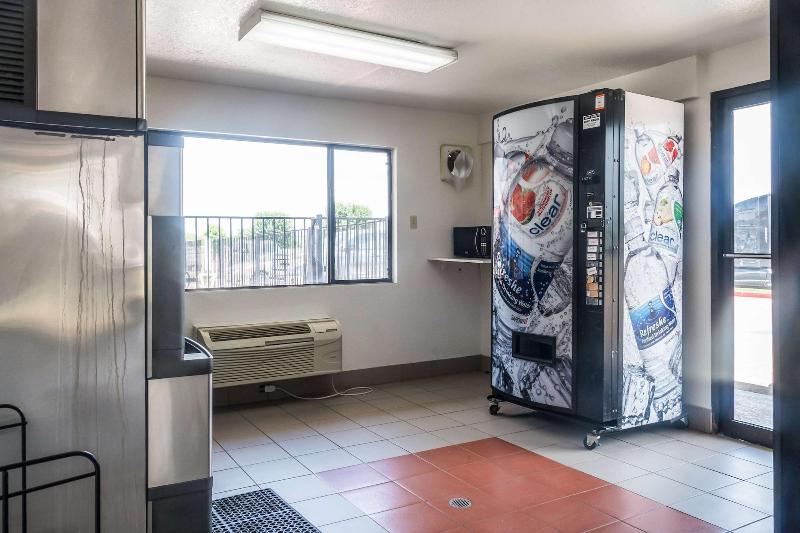 Motel 6 Mesquite Tx Rodeo Convention Ctr image