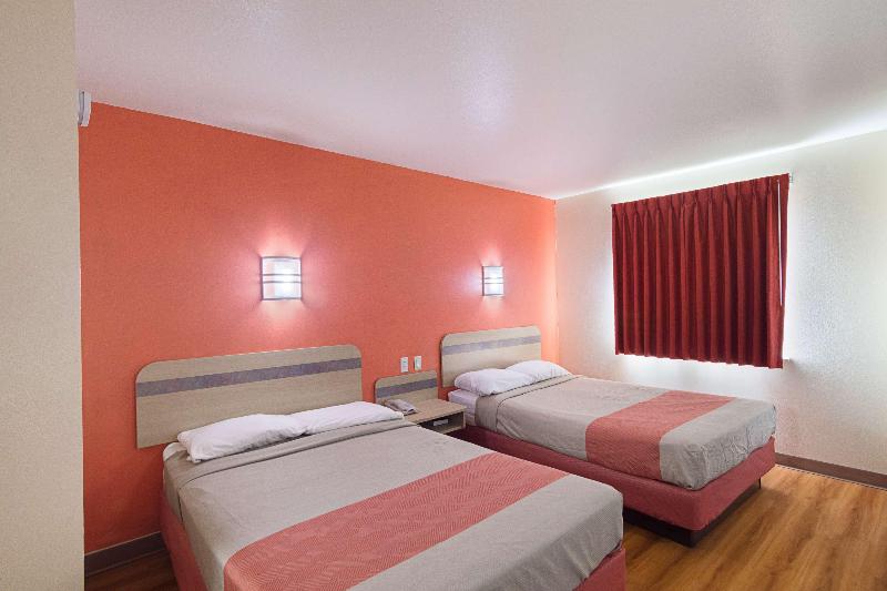 Motel 6 Terrell Tx image