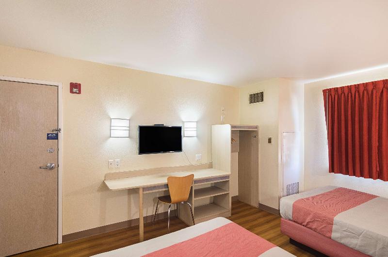 Motel 6 Terrell Tx image