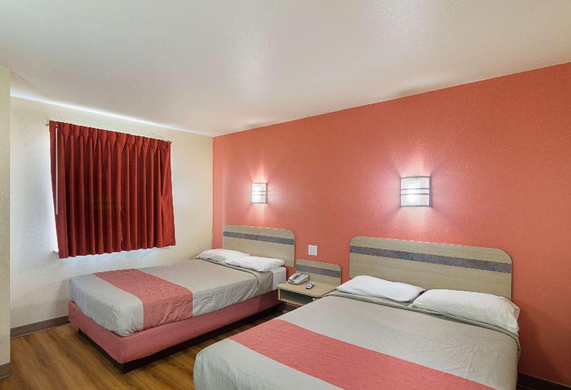 Motel 6 Terrell Tx image
