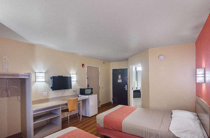 Motel 6 Terrell Tx image