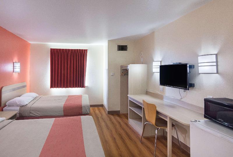 Motel 6 Terrell Tx image