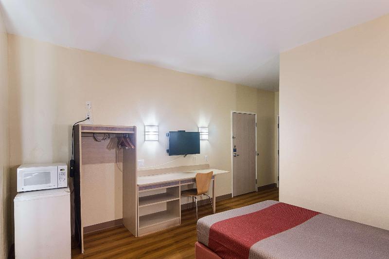 Motel 6 Terrell Tx image