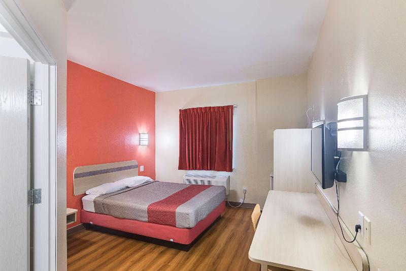 Motel 6 Terrell Tx image