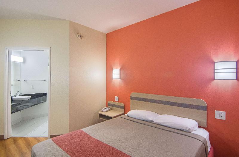 Motel 6 Terrell Tx image