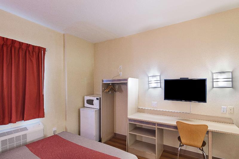 Motel 6 Terrell Tx image