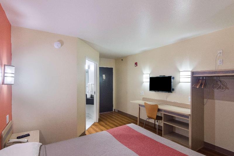 Motel 6 Terrell Tx image