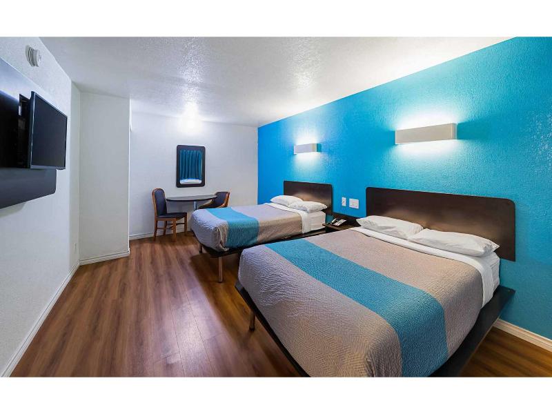 Motel 6 Grand Prairie, TX - Interstate 30 image