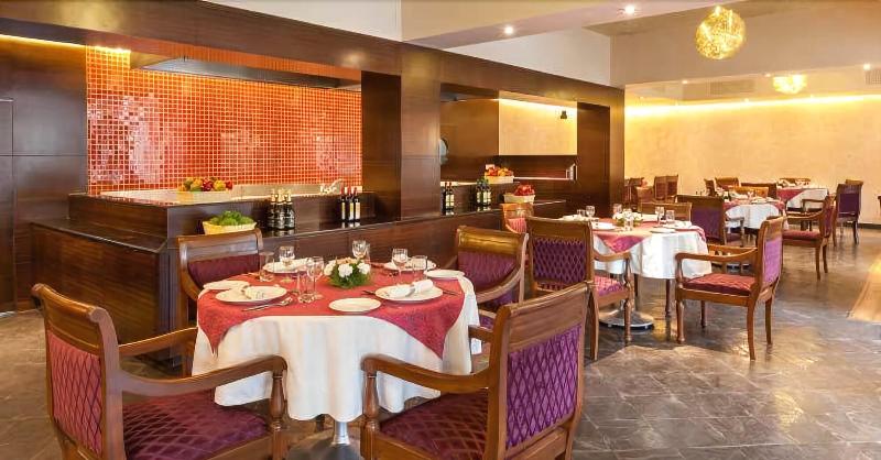 Hotel Hilltone image