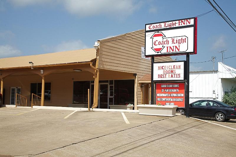 Coach Light Inn Brenham image