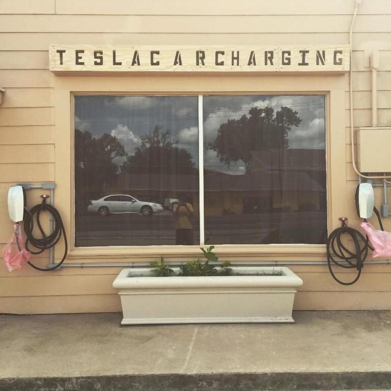 Coach Light Inn Brenham image