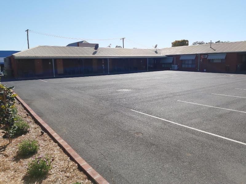 Country Mile Motor Inn