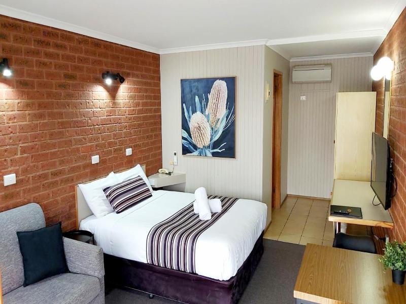Country Mile Motor Inn