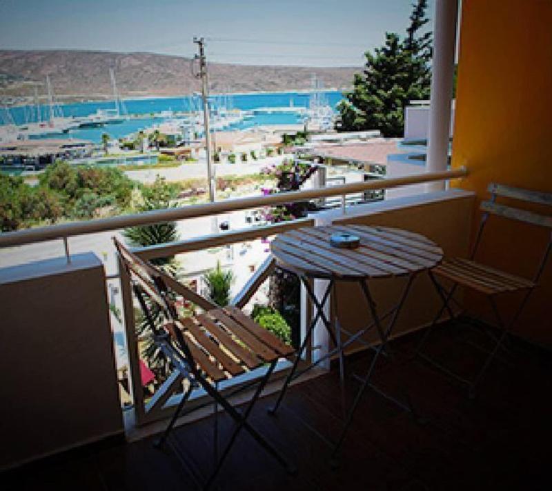 Parvaport Otel image