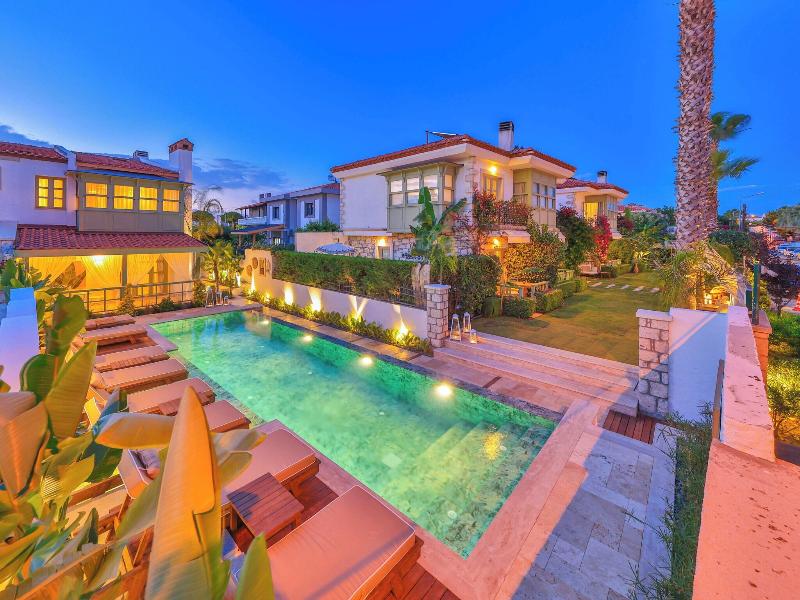 Palas Alacati Adults Only