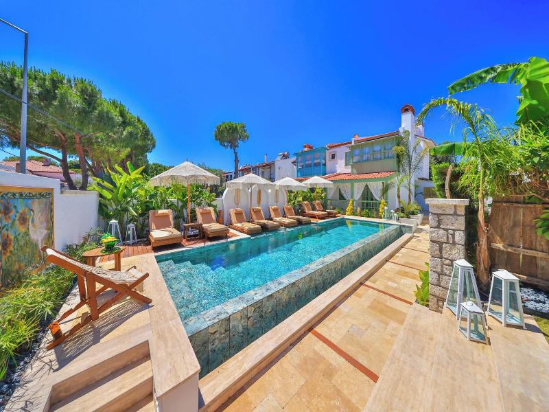 Palas Alacati Adults Only