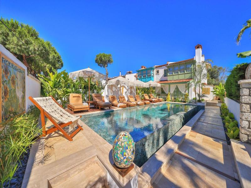 Palas Alacati Adults Only