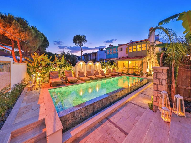 Palas Alacati Adults Only