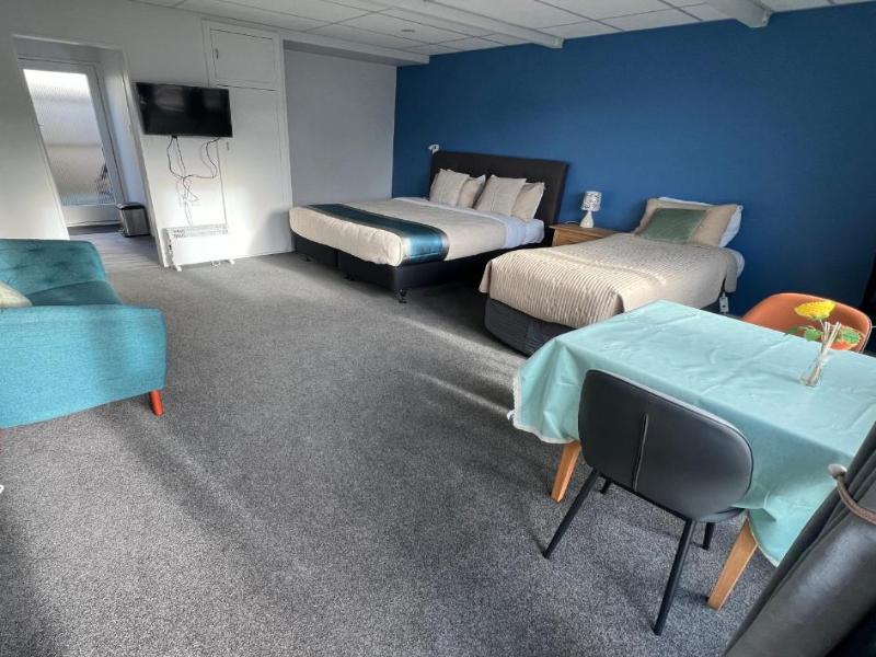 Diplomat Motel image