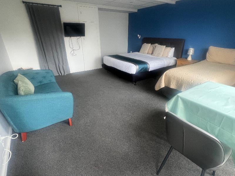 Diplomat Motel image