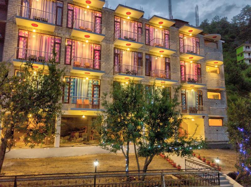 Himalayan Apple Zone Hotel image