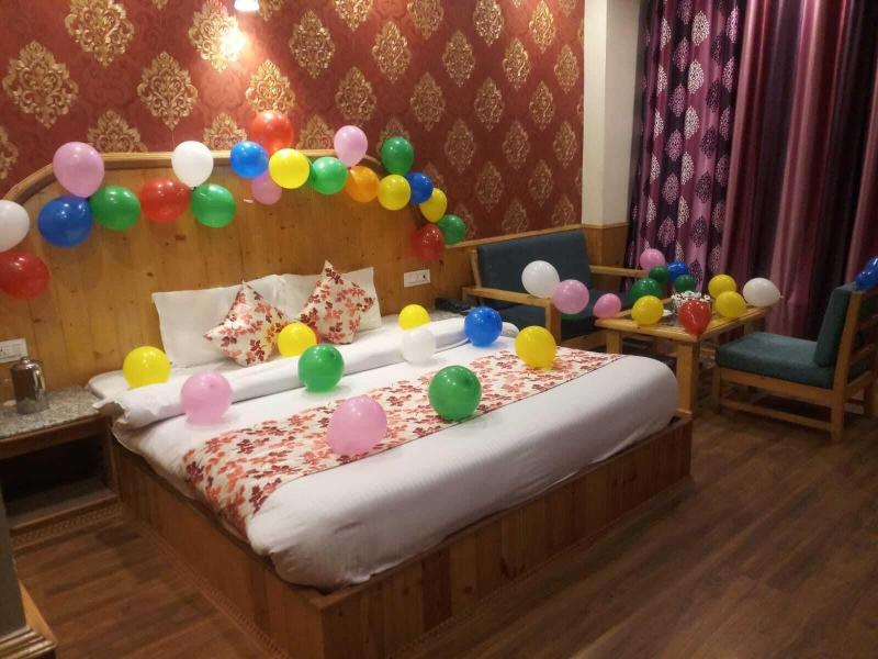 Himalayan Apple Zone Hotel image