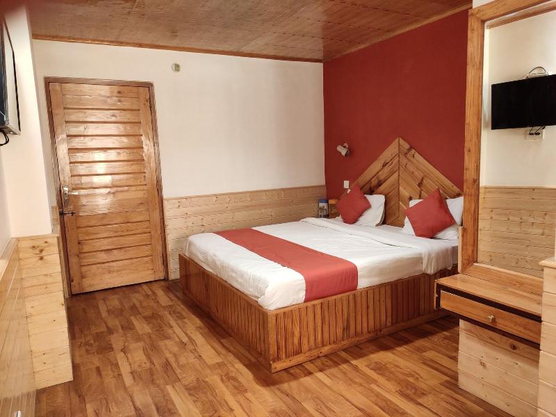 Hotel Pineview Shimla image