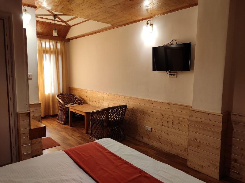 Hotel Pineview Shimla image