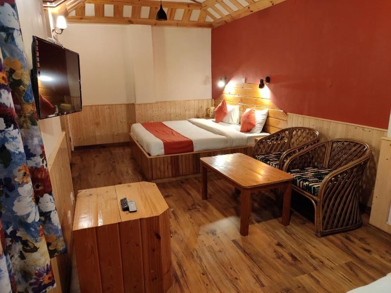 Hotel Pineview Shimla image