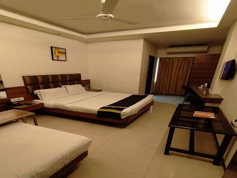 Kyriad Hotel Indore by OTHPL image