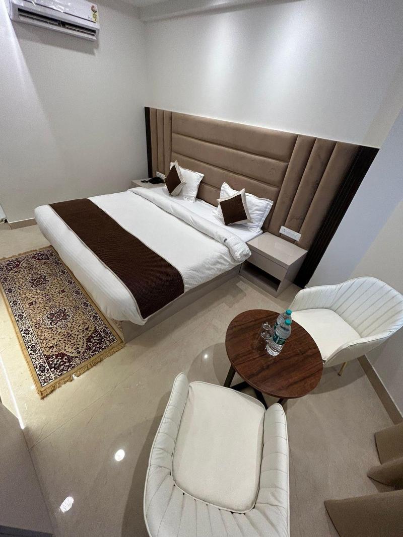 Hotel President image