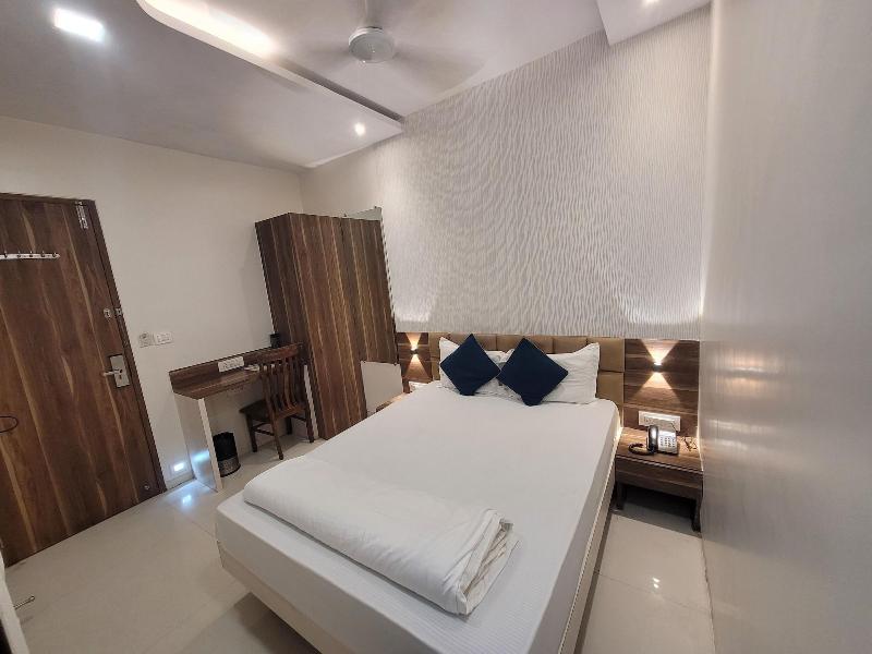 Hotel Heritage image
