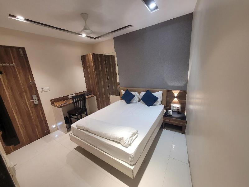 Hotel Heritage image