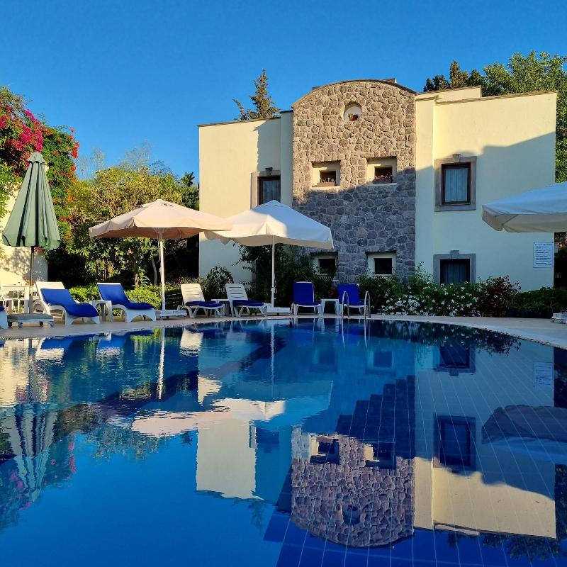 Bella Garden image