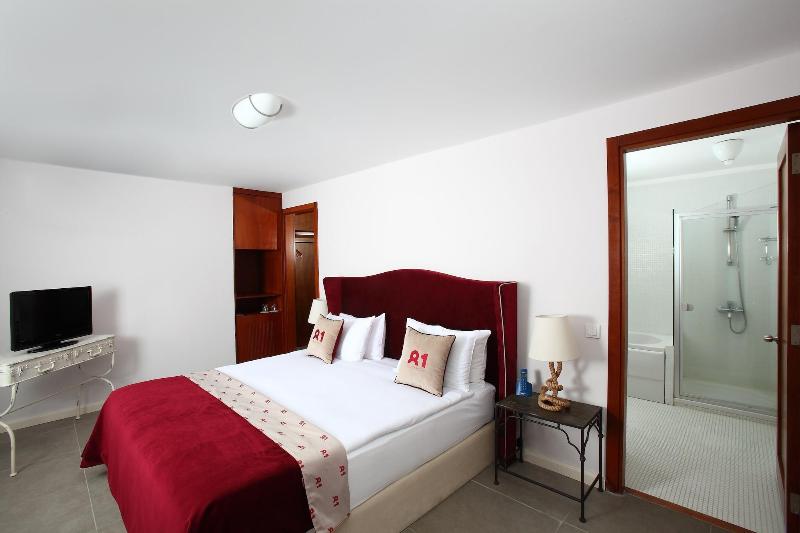 No 81 Hotel image