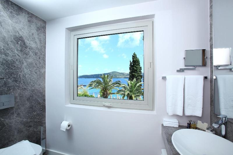 No 81 Hotel image