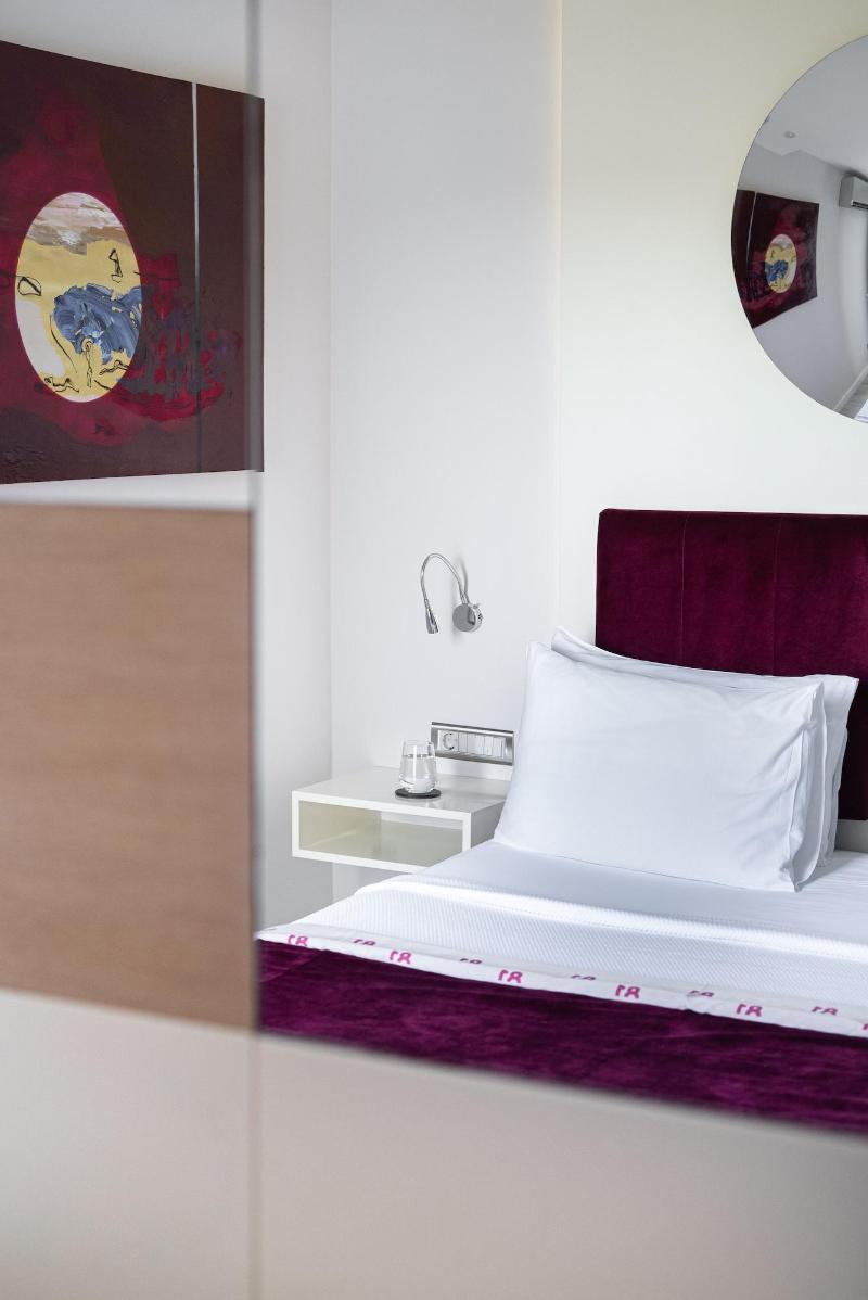 No 81 Hotel image