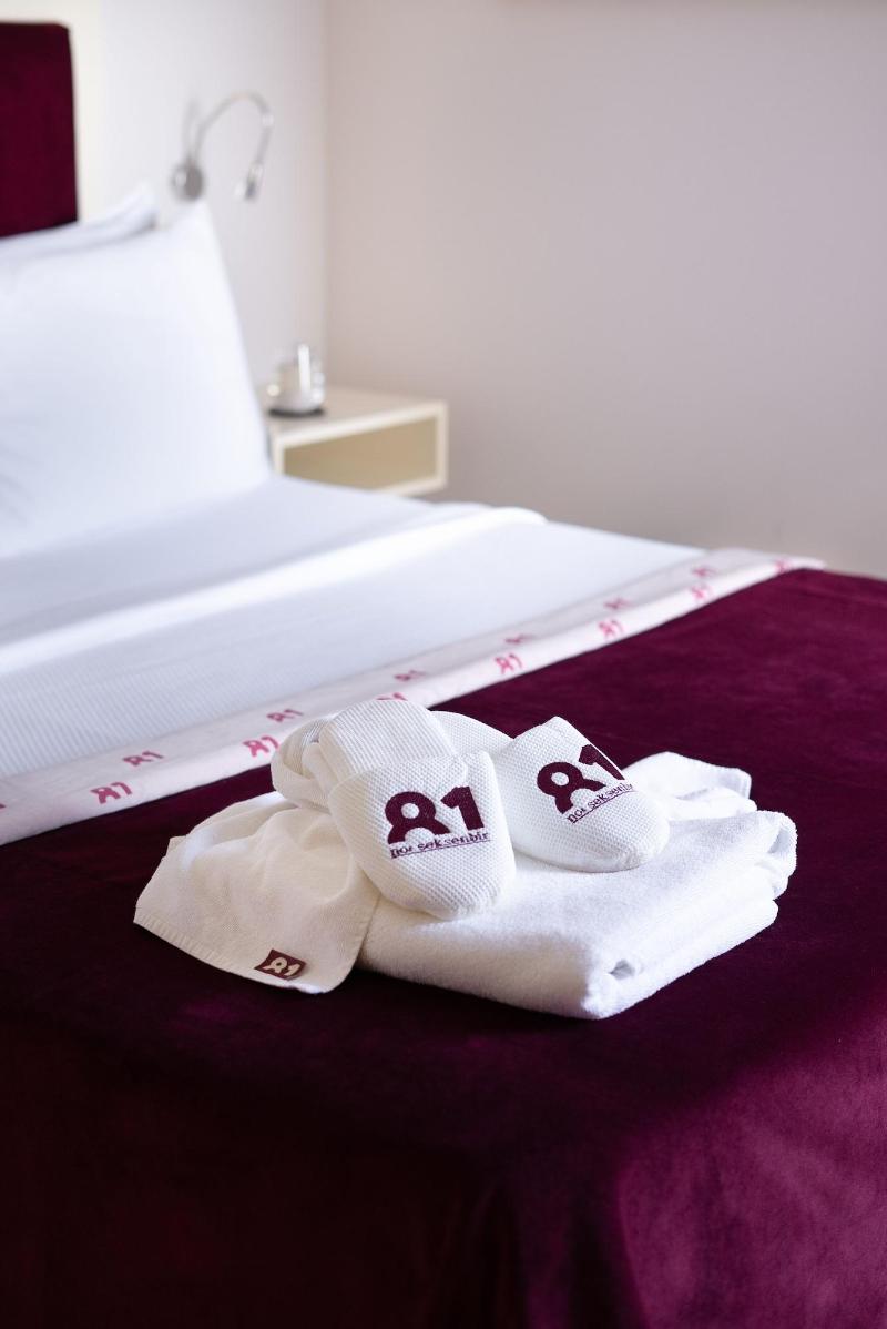 No 81 Hotel image