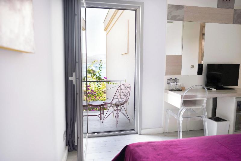 No 81 Hotel image