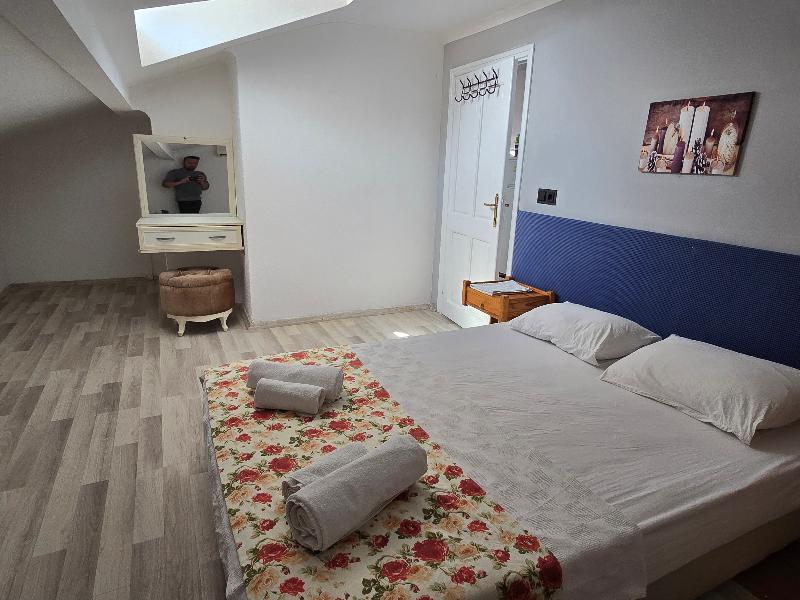 California Apart Hotel image