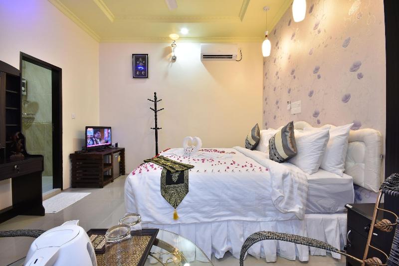 Holiday Haven Ukulhas image