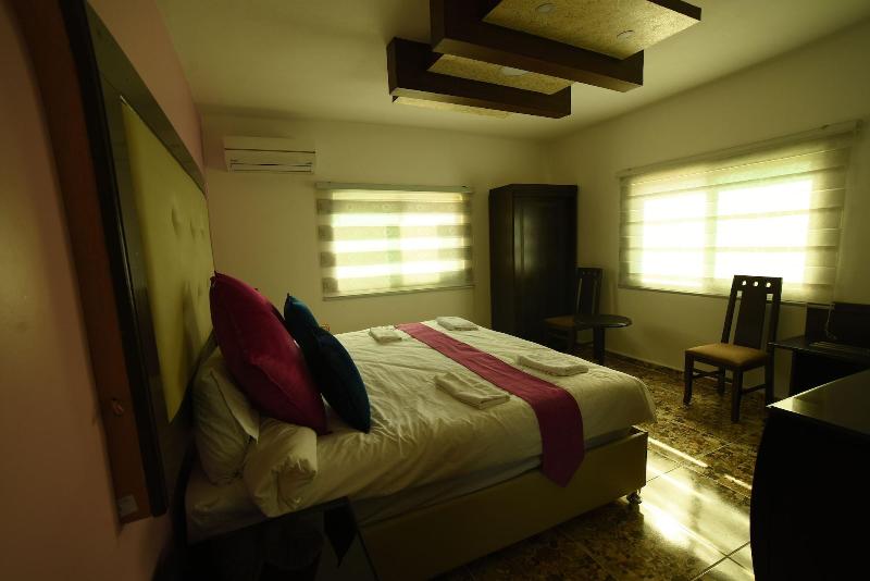 Petra Guests Hotel image