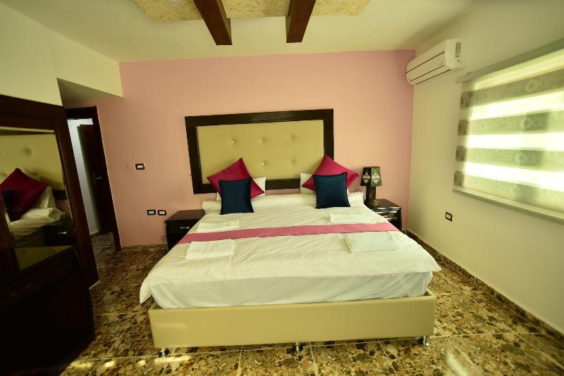 Petra Guests Hotel image